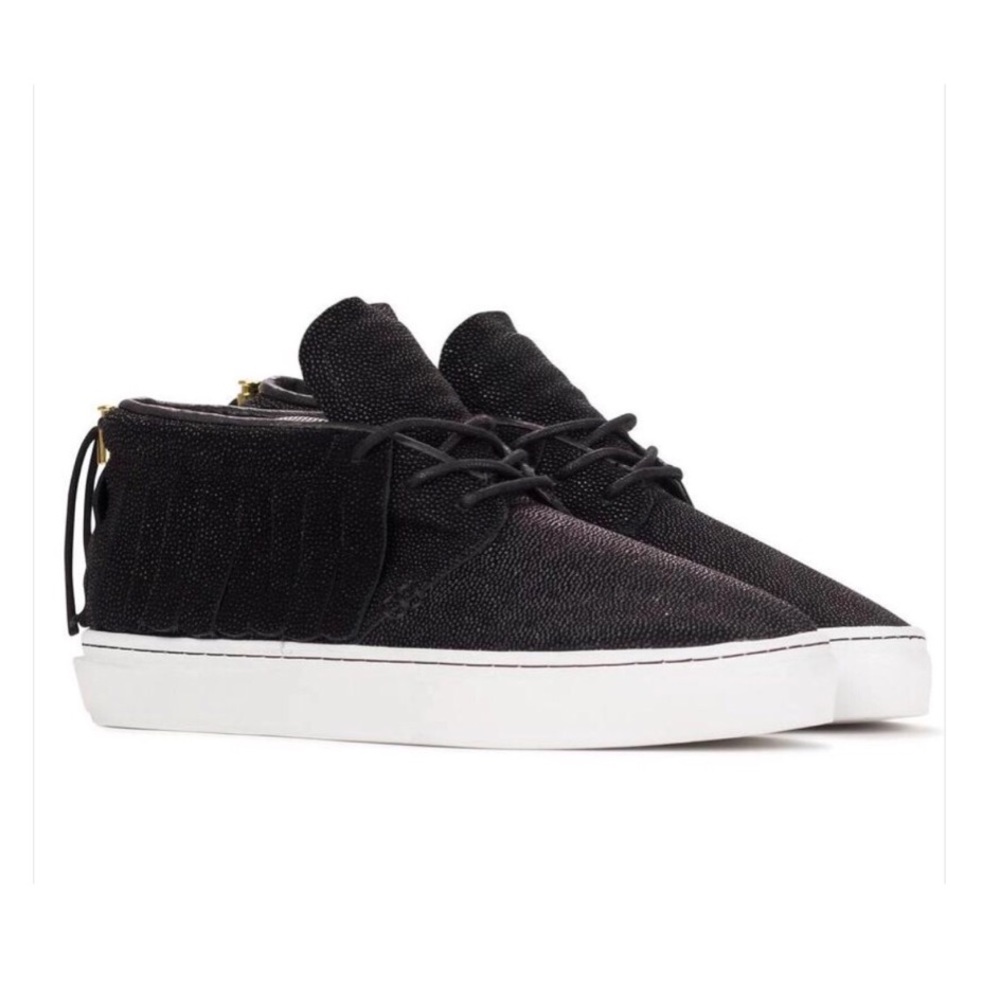 Clear Weather One-O-One Mid-Top Fashion Sneakers